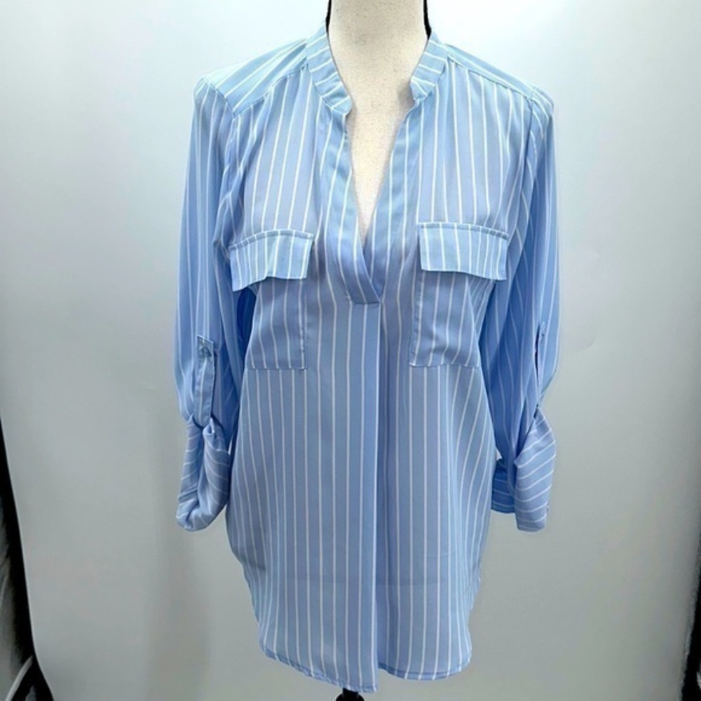 UEC A New Day blue/ white Henley long sleeve blouse medium
